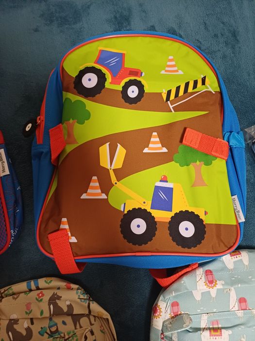 Vând ghiozdane copii