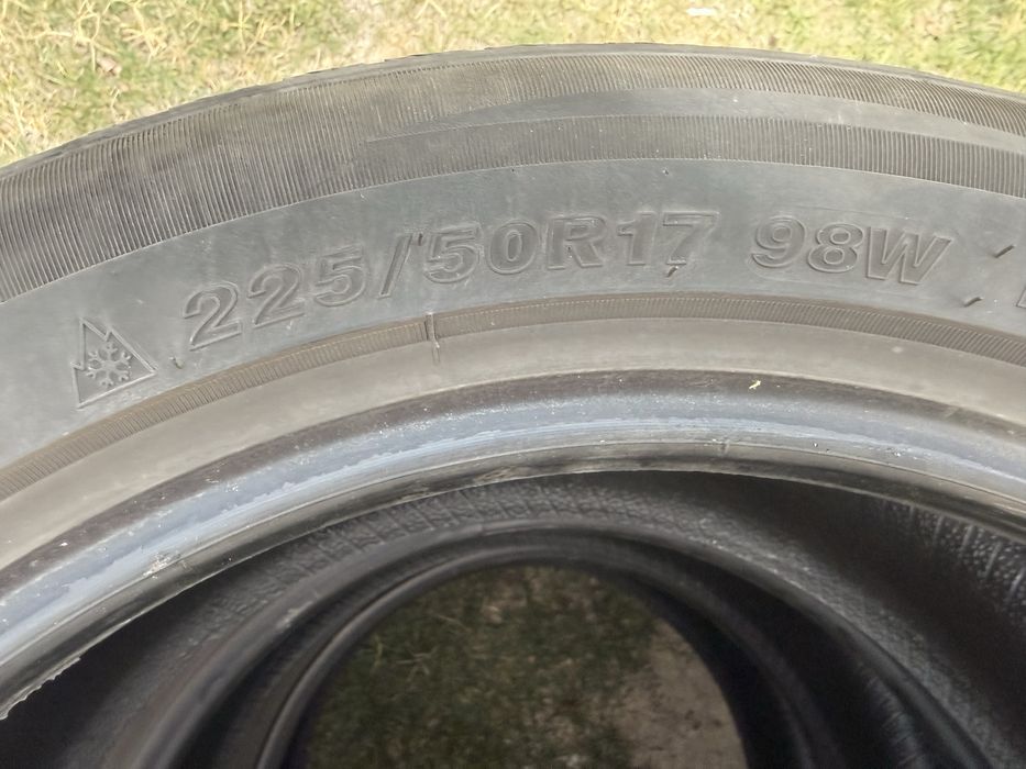 3 броя всесезонни автомобилни гуми 225/50R17