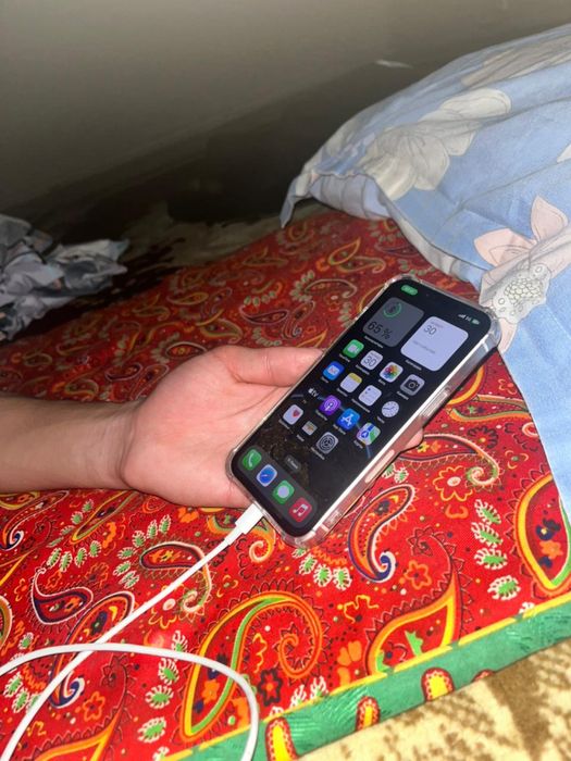 Айфон 13 сатылады