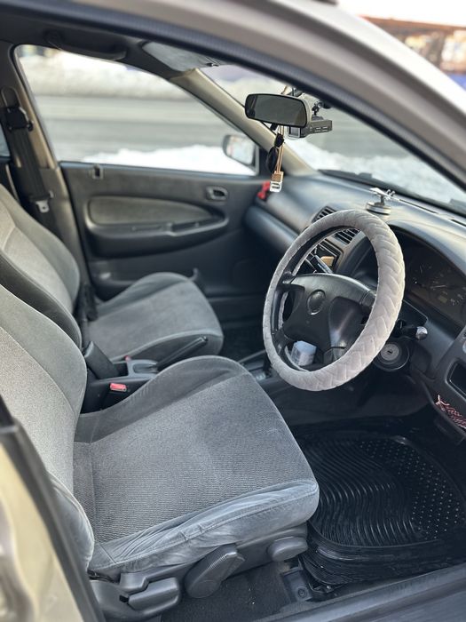 Продам машину mazda familia