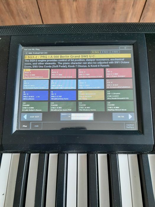 Korg KRONOS 2  73 твърд куфар