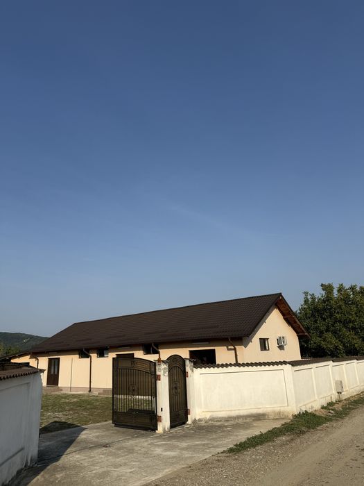 DE VÂNZARE – Spațiu de depozitare 160+ mp | Teren 950 mp | Bujoreni – Strada Armoniei