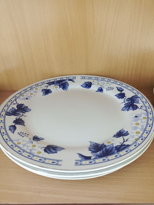 Продам тарелки, блюда