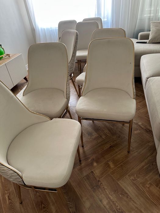 Продам стол со стульями отличного качества