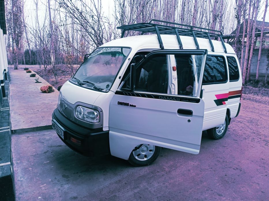 damas. 2014 yil.rangi oq