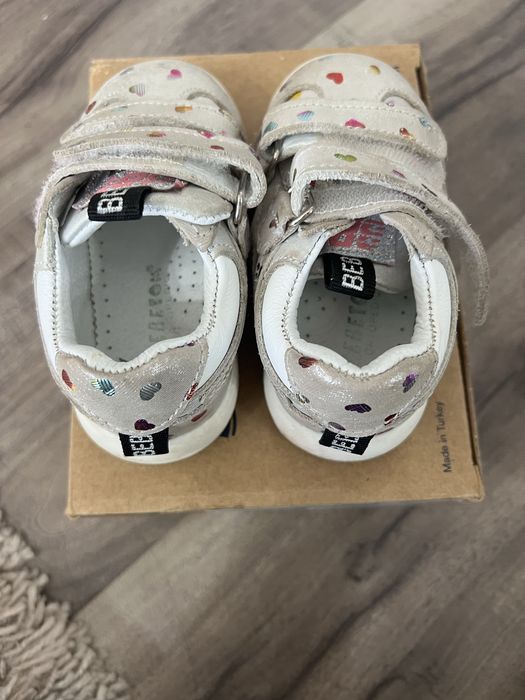 Кроссовки детские кожанные