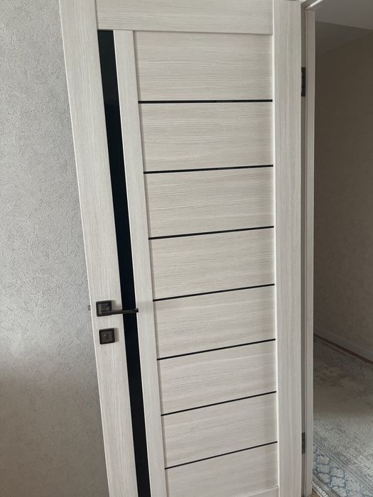 Двери межкомнатные б/у