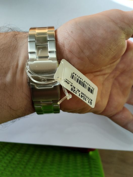 Часы швейцарские