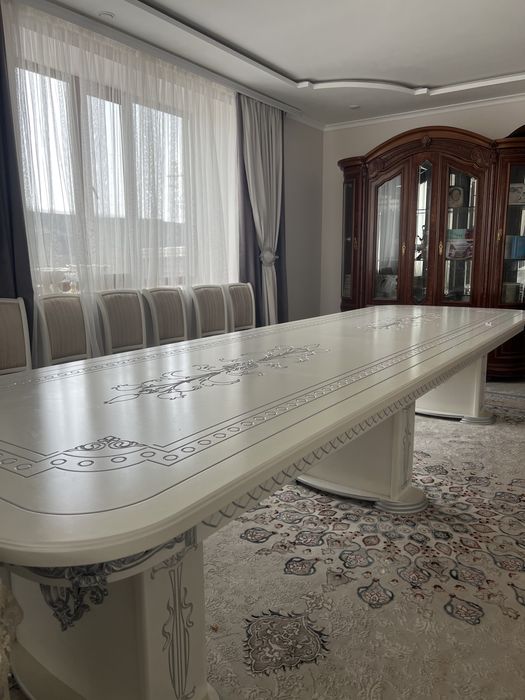 Стол 4 м и 3м для гостиной