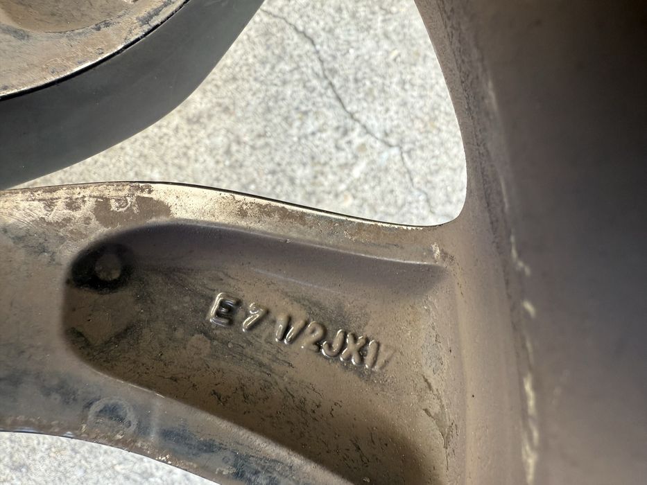 Jante Bmw X1 X3 X4 negre cu cauc 225/60/R17 Dunlop 7,5x17is32 set 4buc