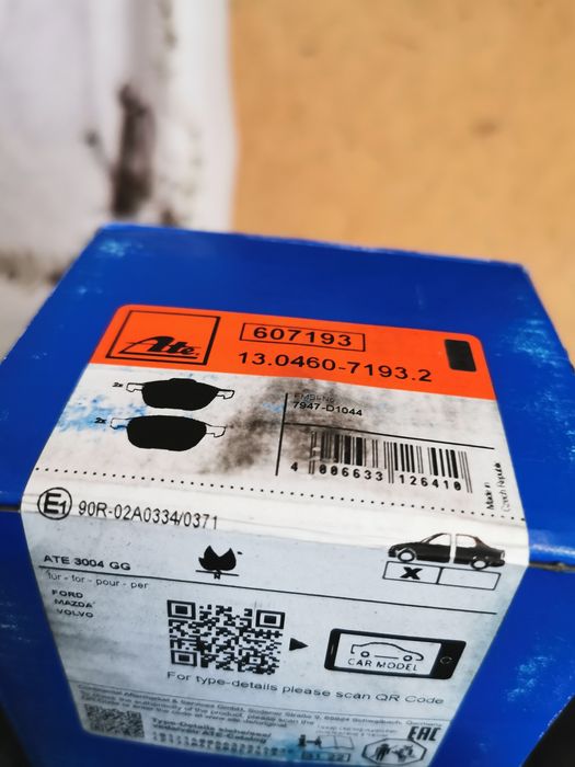 Накладки+комплект водна помпа, ангренажен ремък и ролки за Мазда 3