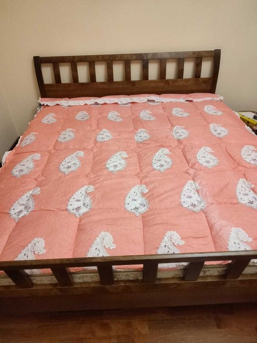 Одеяла с наполнением шелкопряд