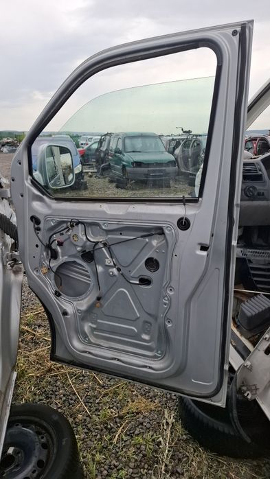Vand usa fata dr Volkswagen T5