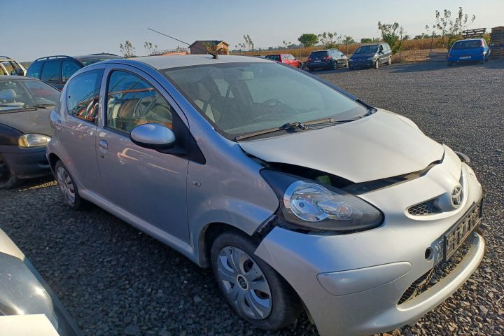 Lampa / Tripla stop dreapta pe aripa Toyota Aygo prima generatie