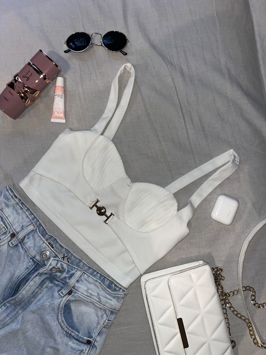 maieu elegant cu detaliu auriu