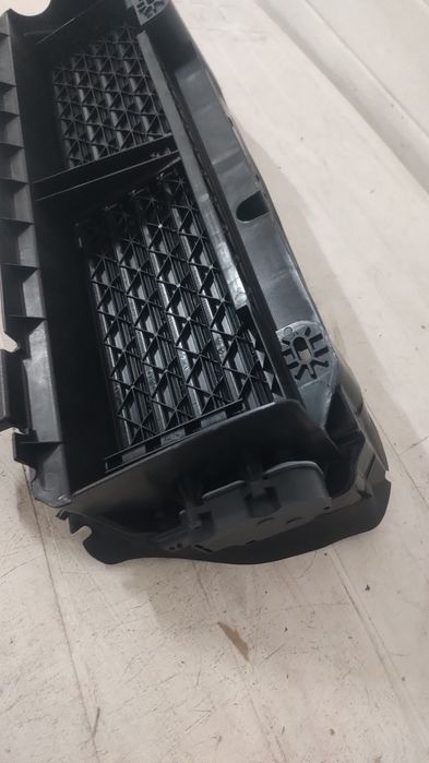 Grila activa , volet  Dacia Duster 1.3 benzina