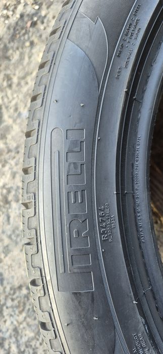 4 anvelope iarna Pirelli 295/40/21.Pretul este pe bucata.
