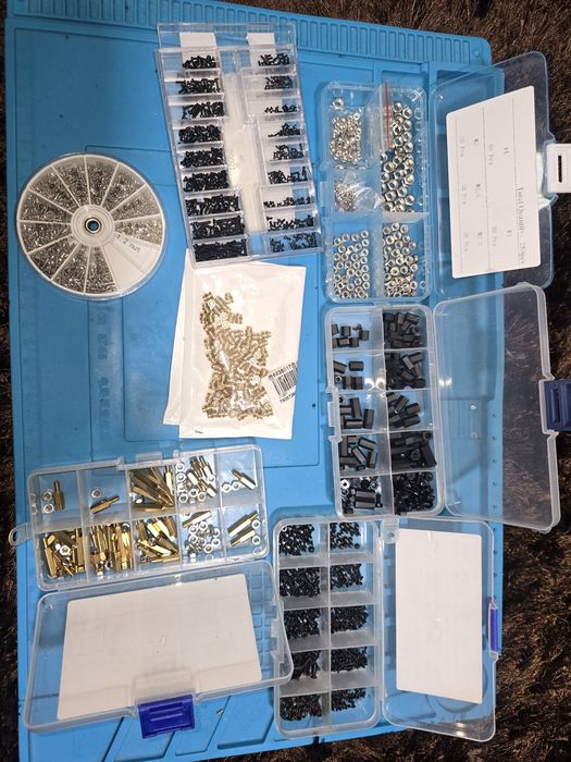 Set de suruburi laptop telefon electronice