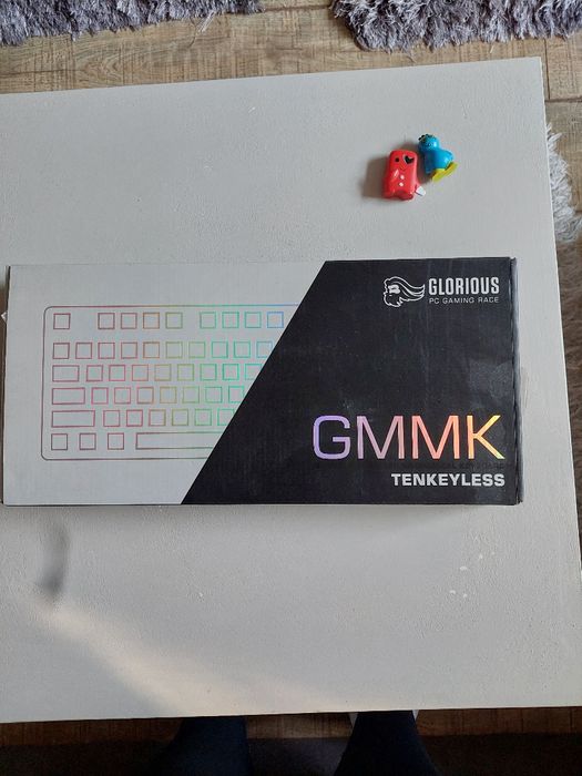 Tastatura mecanica aluminiu TKL Glorious GMMK