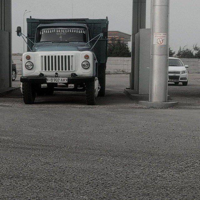 Gaz 53  sotladi narxni kelwamiz