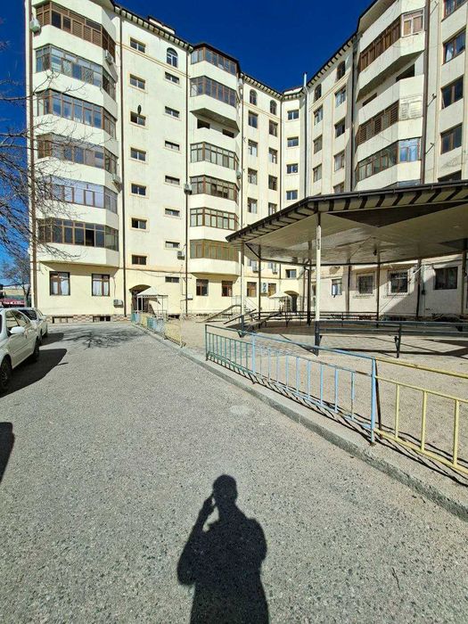 3х комнатная квартира 124кв/м в состоянии коробки, Микрорайон