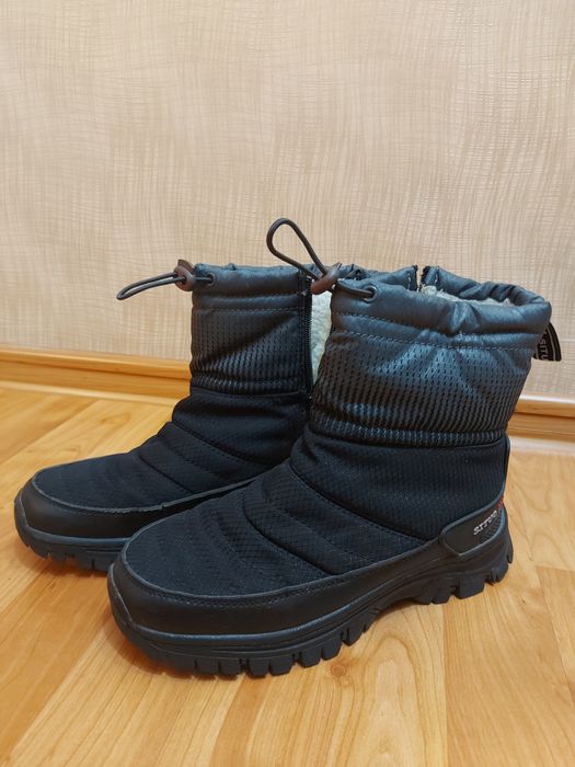 Продам сапожки -дутыши 38 размер