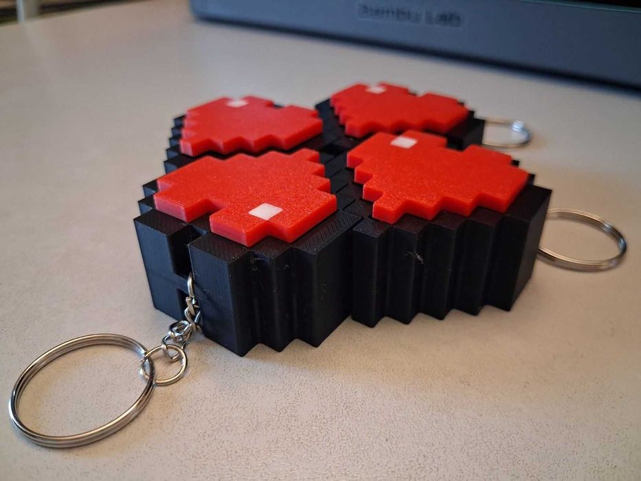 Пикселно сърце – Уникален ключодържател