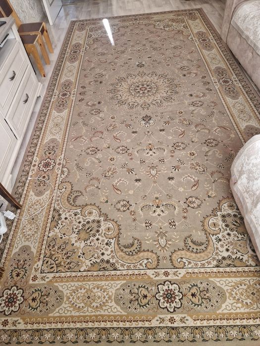 Продам кілем 2/4