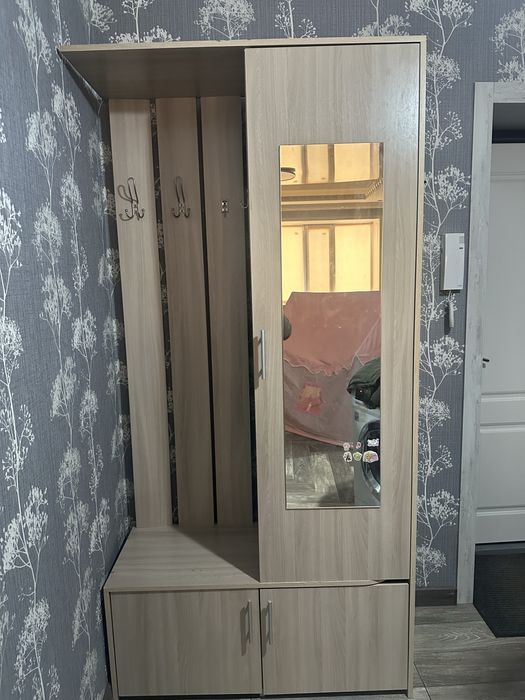Продам шкафь для прихожей