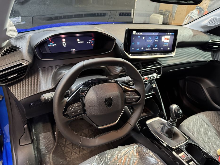 Peugeot 208 ALLURE 1.2 Pure Tech
