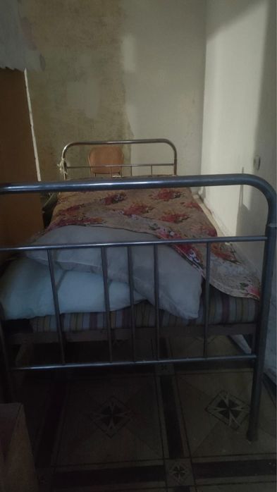 Продам кровать панцирную