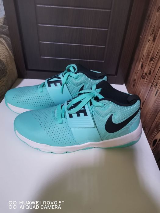 Nike team hustle d8.