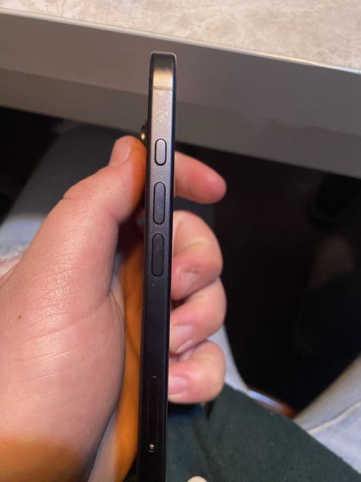 Vand Iphone 16 Simplu