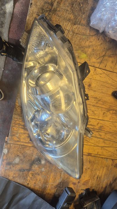 Оригинален Ляв Фар за Тойота Аурис 2007- 2012г