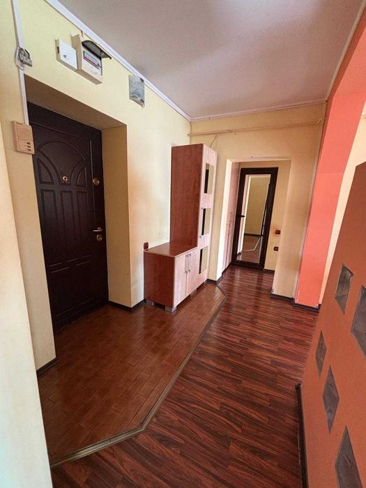 Apartament 2 camere, util 54 mp + balcon 9 mp, Centrul Civic Brăila