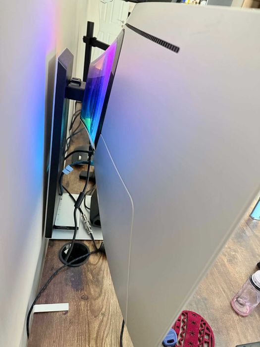 Samsung G8 OLED 34" - 175Hz 3440 × 1440 (Ultra-WQHD)