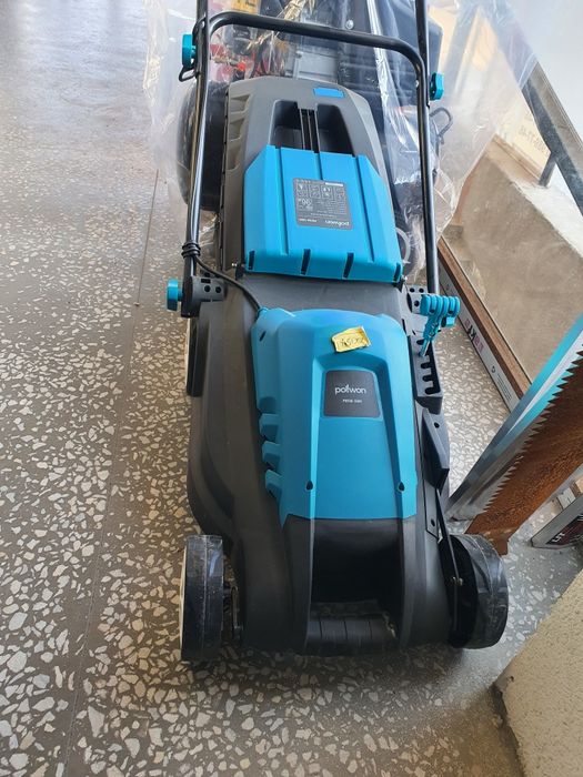 Электрическая газонокосилка