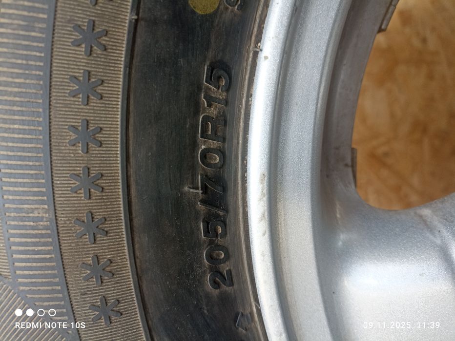 Продам зимнюю резину с дисками