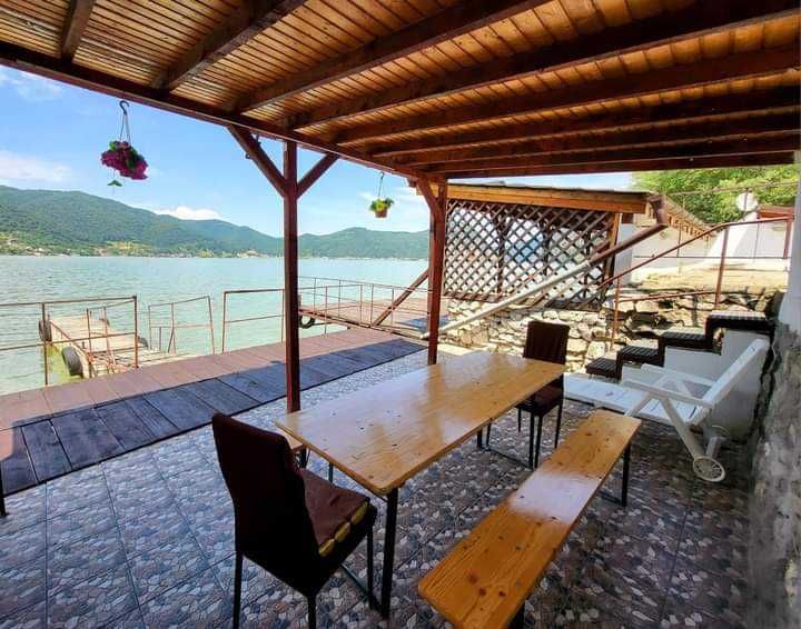 Cazare (integral toată casa) Casa de vacanță pe Clisura Dunării Dubova