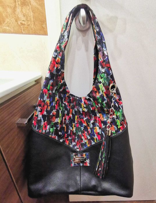 Дамска чанта естествена кожа с цветен акцент