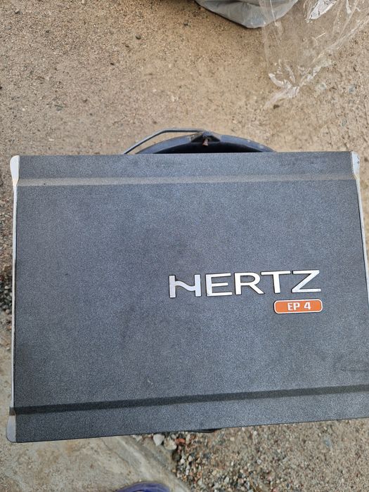 Продам усилитель 4 канальный Hertz