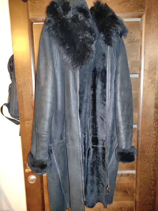 Продам дублёнку  черная