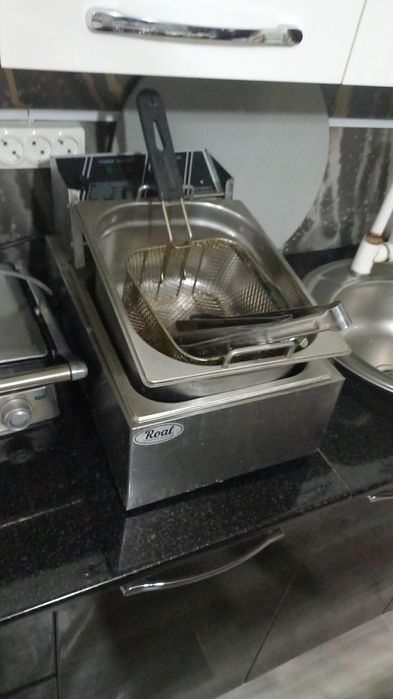 Продам фритюрницу в хорошем состояний б.у