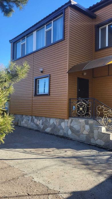 Продам 2х этажный коттедж в Центре города