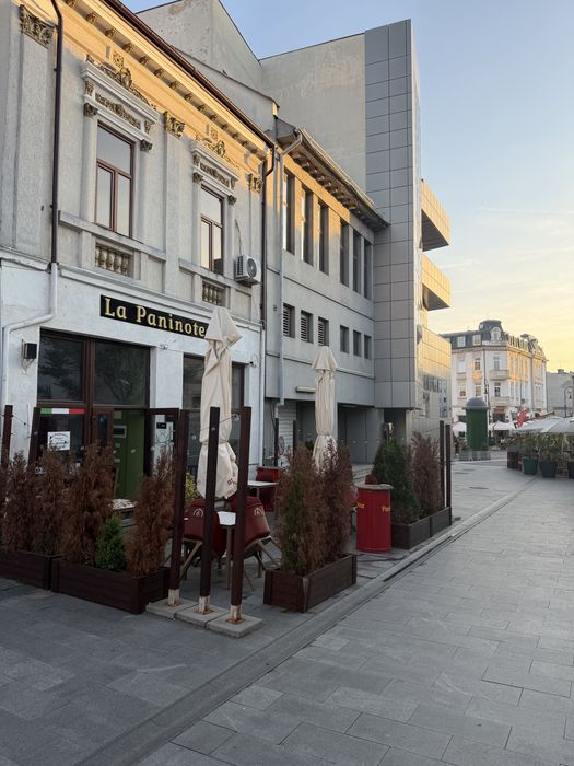 Spatiu comercial lipit de Banc Post centrul vechi