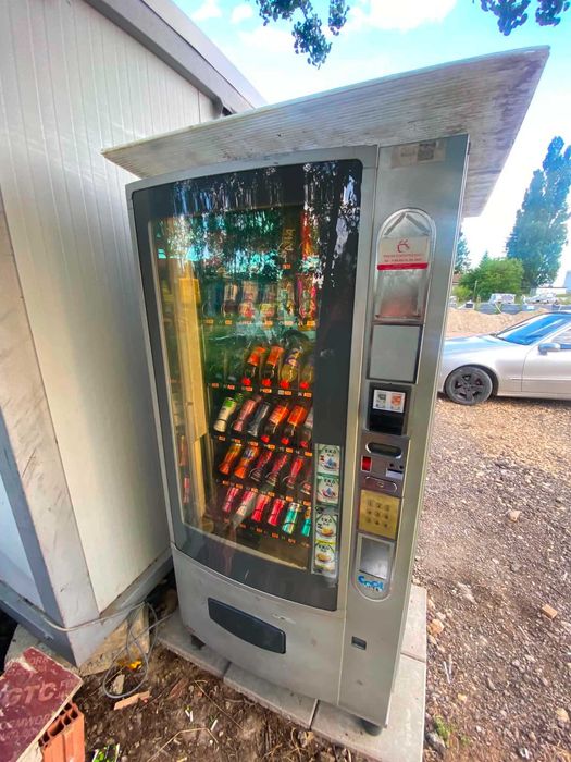 Вендинг машина за напитки