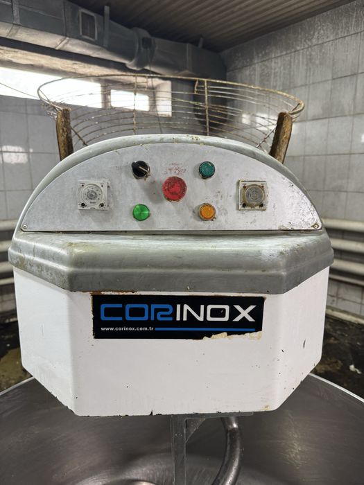 Продам тестомес на 300 литров