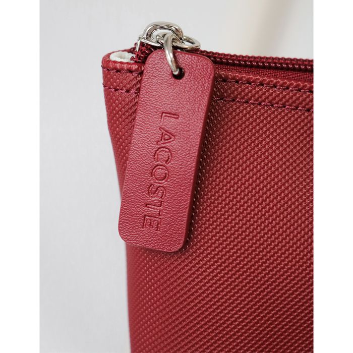 Сумка бренда Lacoste