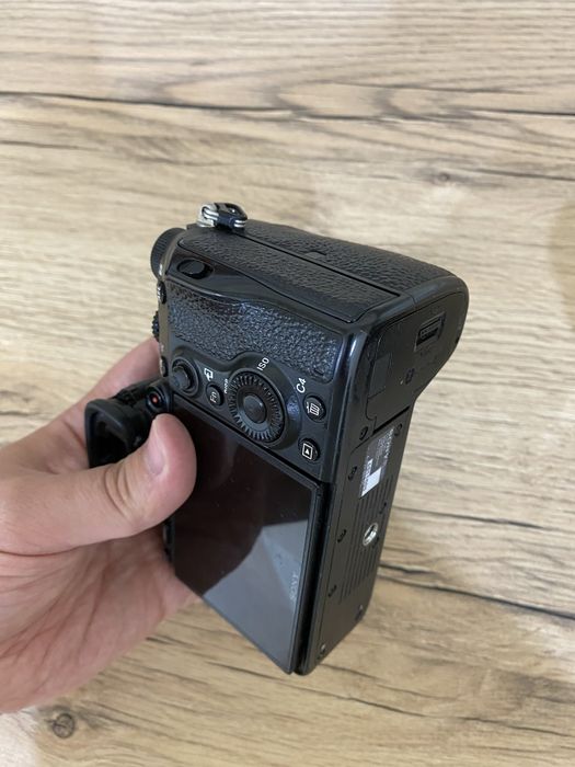 Продаю Sony A7 III body
