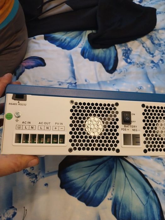 Invertor hibrid Easun Nou